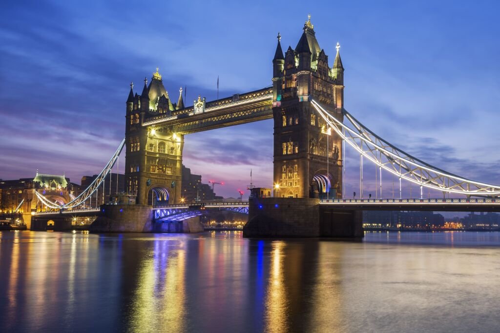 famous-tower-bridge-evening-london-england (1)